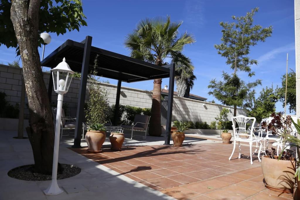 Alojamiento Turistico Esmeralda Caceres Exterior photo